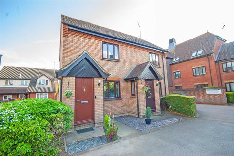 25 Fawkner Close, Chelmsford, CM2 6UP