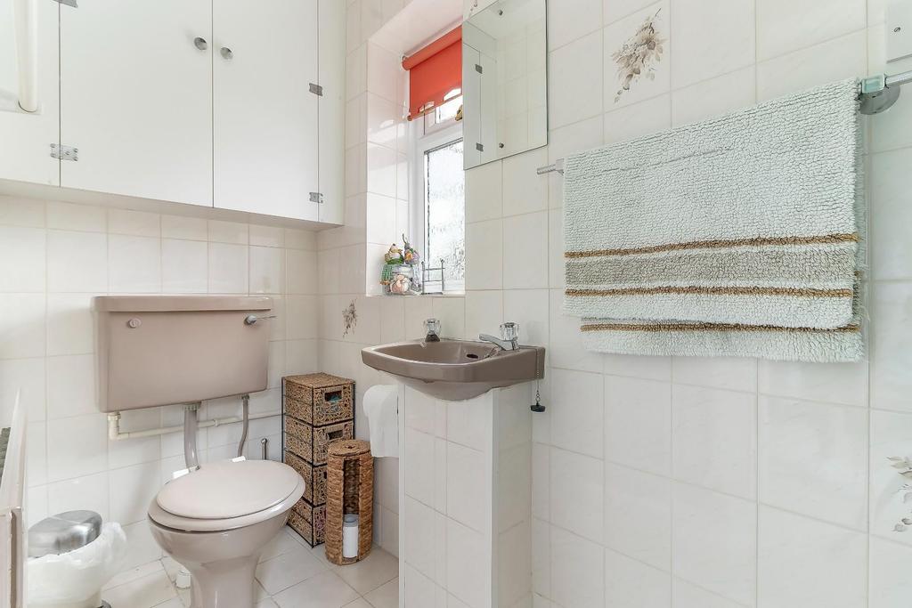 Master Bedroom Ensuite.jpg