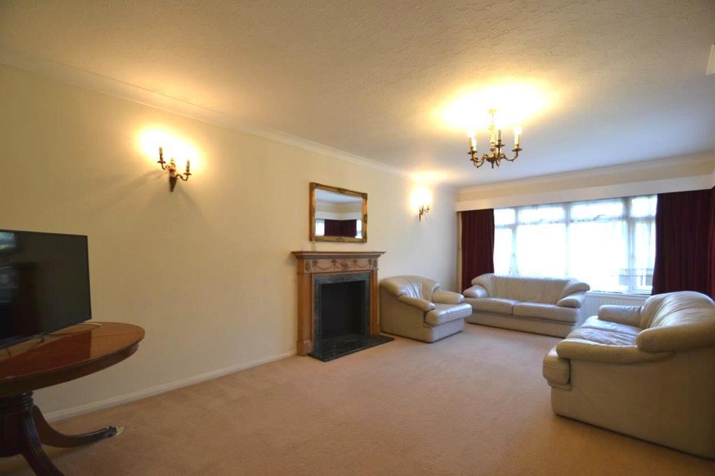 Ashbourne Road, Ealing, W5 4 bed detached house £3,600 pcm (£831 pw)