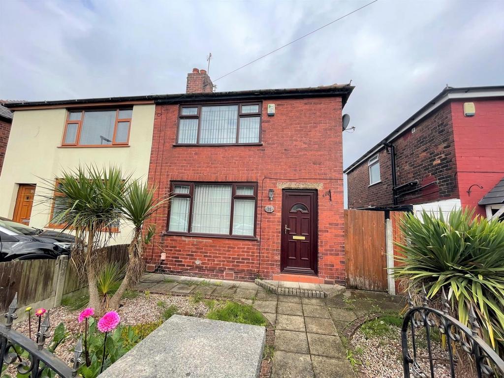 Laxey Crescent, Leigh 3 bed semidetached house for sale £129,995