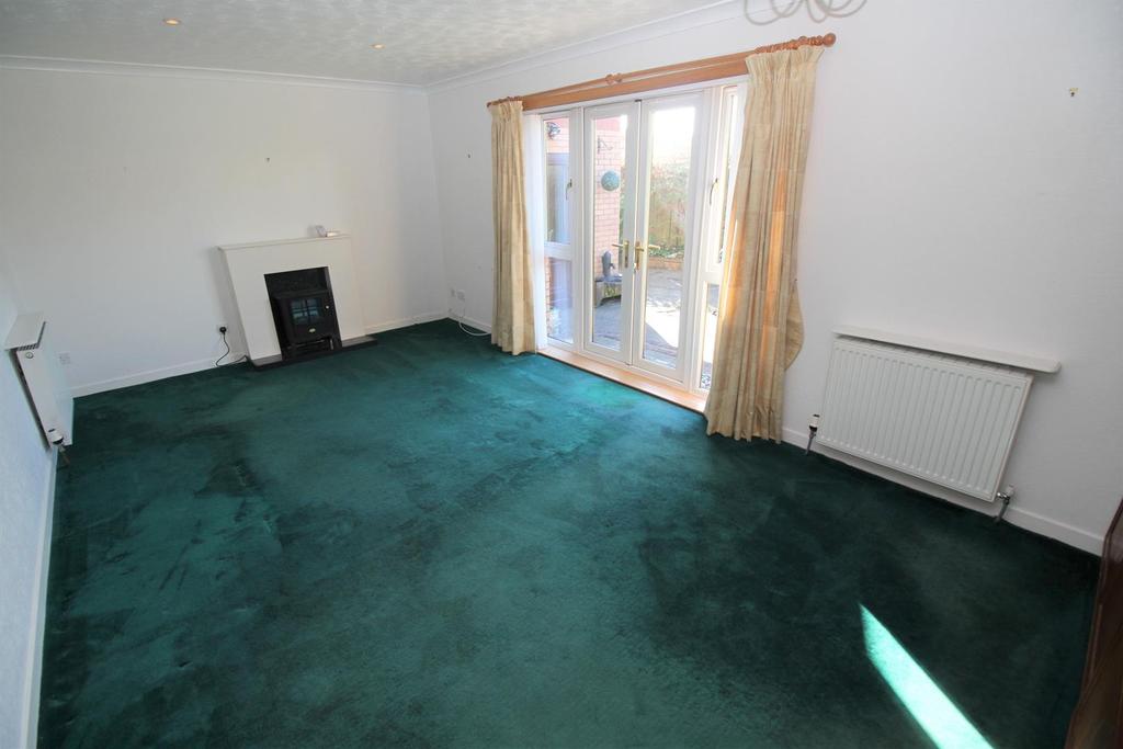 Ryan Road, Wemyss Bay 2 bed detached bungalow for sale £195,000