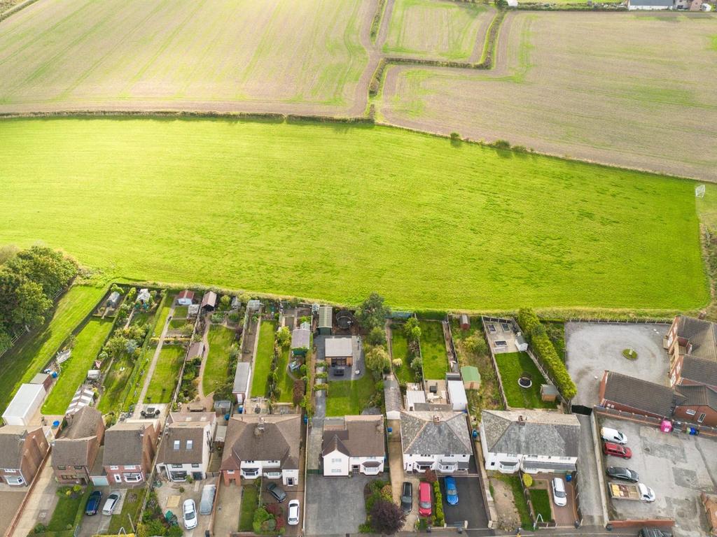 Seymour Lane, Woodthorpe, Chesterfield, S43 3DA 4 bed detached house