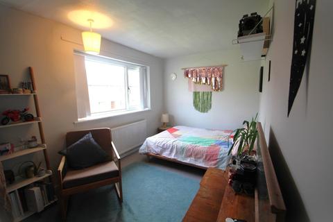 2 bedroom end of terrace house for sale - Holybourne Walk, Manchester, M23 9EF