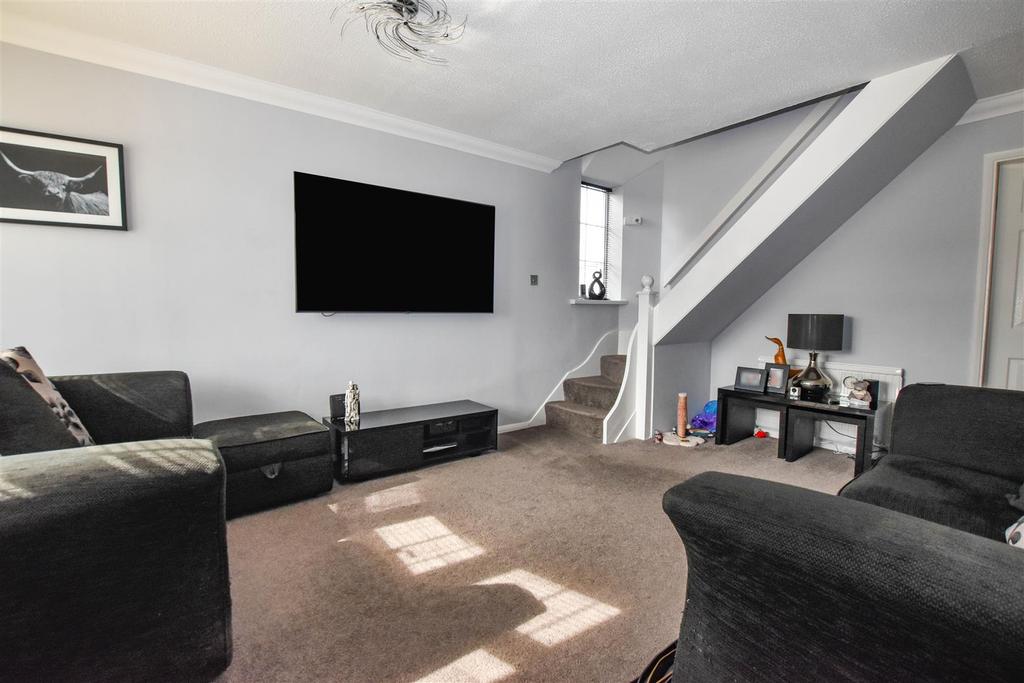 Maplewood Avenue, Hull 2 bed semidetached house £160,000