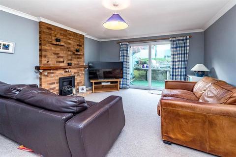 24 Overcroft Rise, Sheffield, S17 4AX