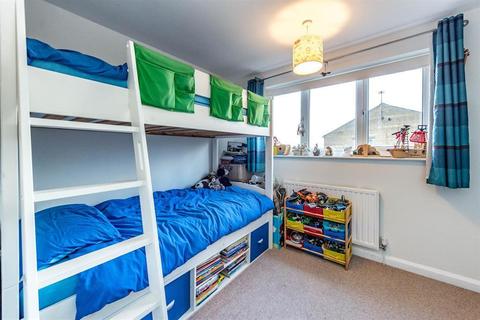 24 Overcroft Rise, Sheffield, S17 4AX