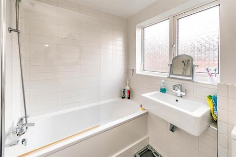 24 Overcroft Rise, Sheffield, S17 4AX