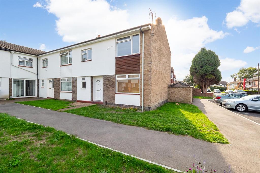 Chetwode Road, Tadworth 3 bed end of terrace house £425,000