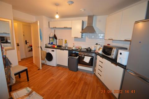 2 bedroom flat for sale, Boston Street, Manchester M15