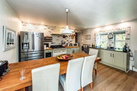 25a Collegiate Crescent, Sheffield, S10 2BJ