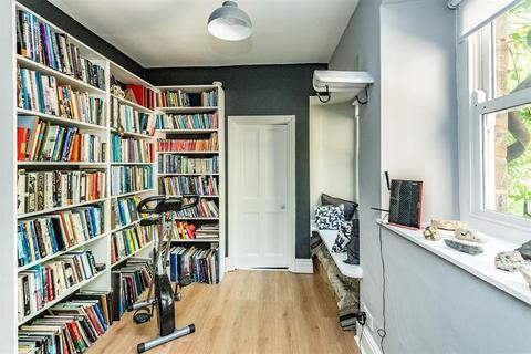 25a Collegiate Crescent, Sheffield, S10 2BJ