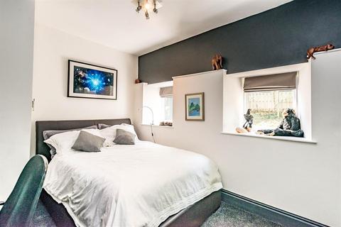 25a Collegiate Crescent, Sheffield, S10 2BJ