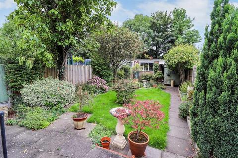 6 Gresham Avenue, Leamington Spa, CV32 7RA