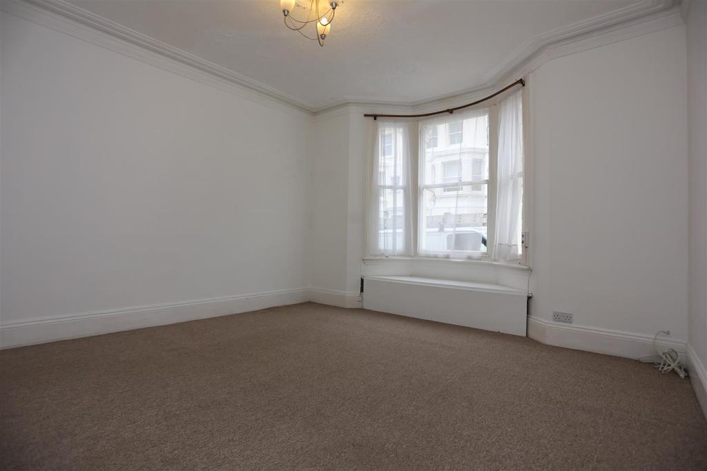 Lansdowne Street, Hove 1 bed flat £1,050 pcm (£242 pw)