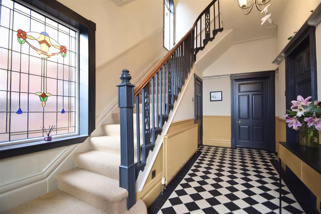 Ashfield Grove, Whitley Bay 4 bed semidetached house £635,000