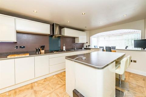 162a Baslow Road, Sheffield, S17 4DR