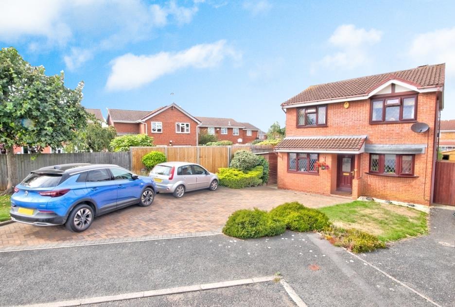 The Heathers, Evesham 3 bed detached house £350,000