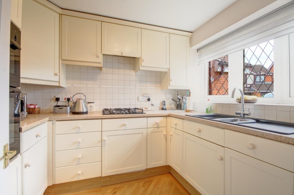 The Heathers, Evesham 3 bed detached house £350,000