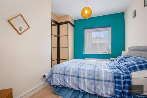 2 bedroom flat for sale - Old Mill Close, Exeter