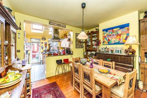 145 Alexandra Road, Sheffield, S2 3EH