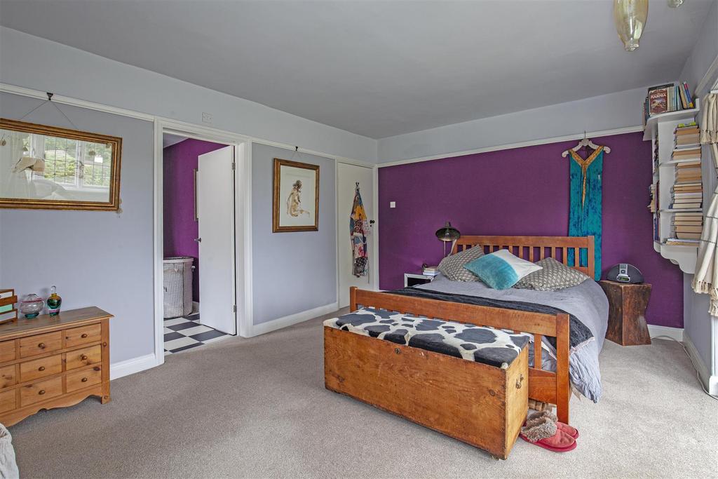 Bedroom 1-2.jpg