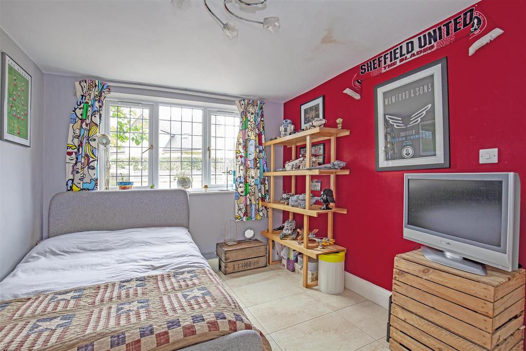 Bedroom 4-2.jpg