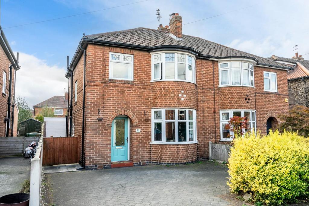 Caxton Avenue, Boroughbridge Road, York 3 bed semidetached house £