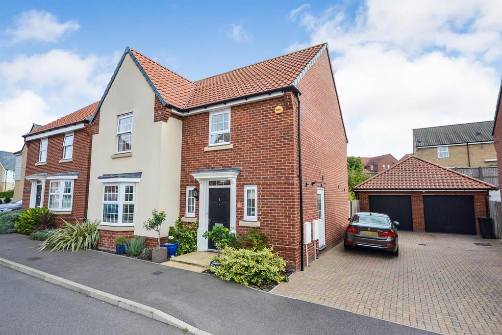 Oak Drive, Southminster 4 bed detached house £475,000