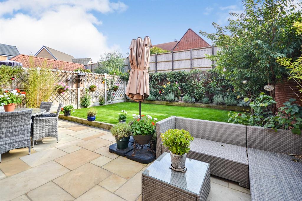 Oak Drive, Southminster 4 bed detached house £475,000