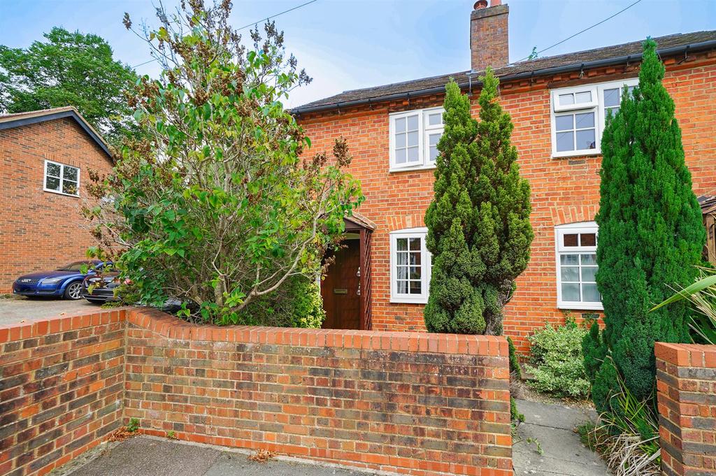 Village Court, Linslade 1 bed semidetached house for sale £240,000