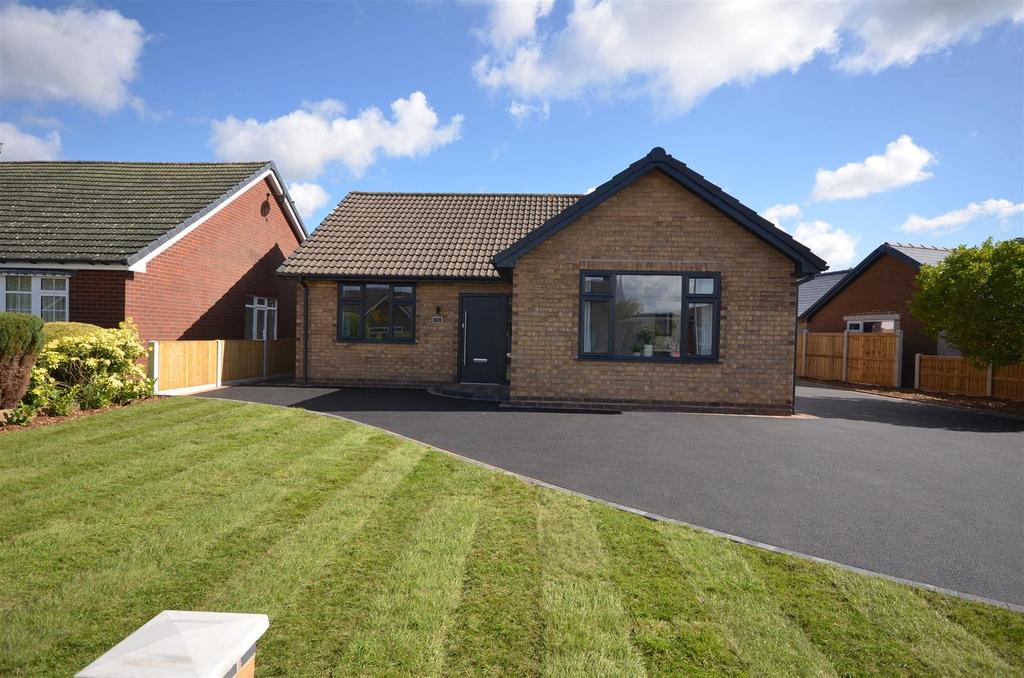Diamond Ridge, Barlaston, 3 bed detached bungalow £525,000