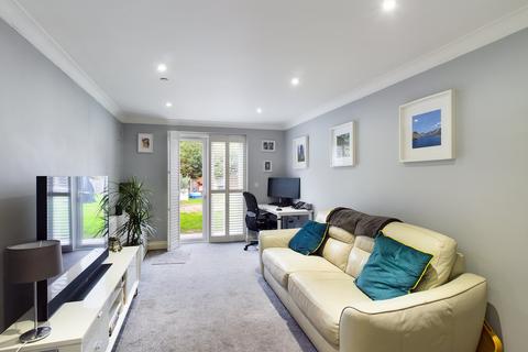2 bedroom maisonette for sale - Ashmead Close, Ashford, Surrey, TW15