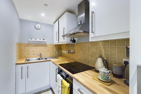 2 bedroom maisonette for sale - Ashmead Close, Ashford, Surrey, TW15