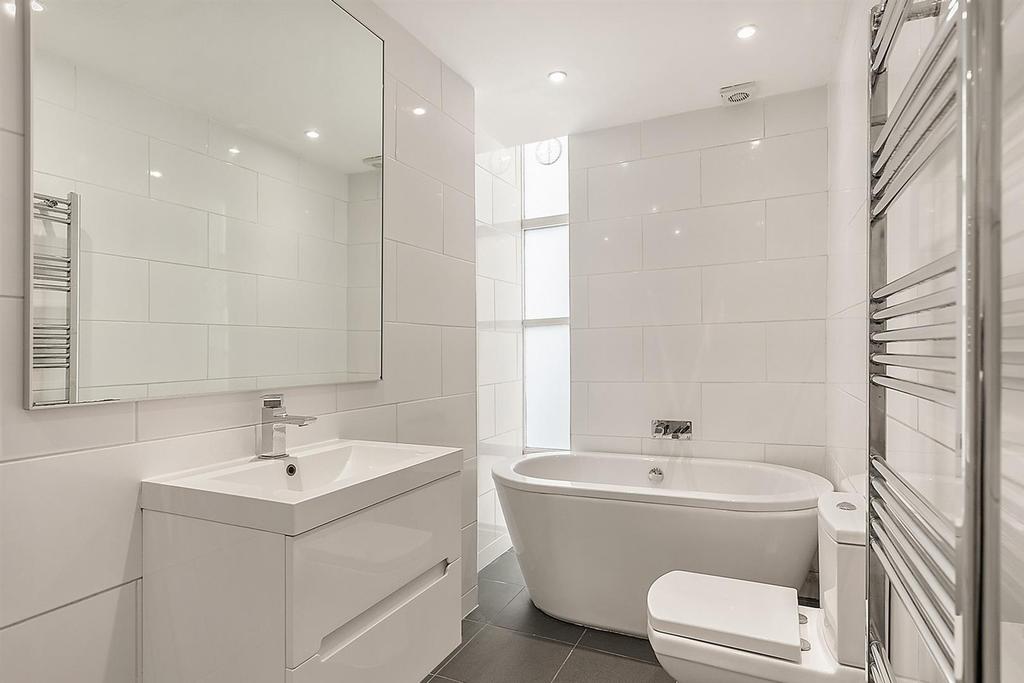 Bathroom.jpg