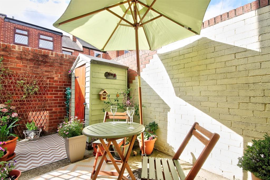 Coronation Street, Chester Le Street... 2 bed terraced house £120,000