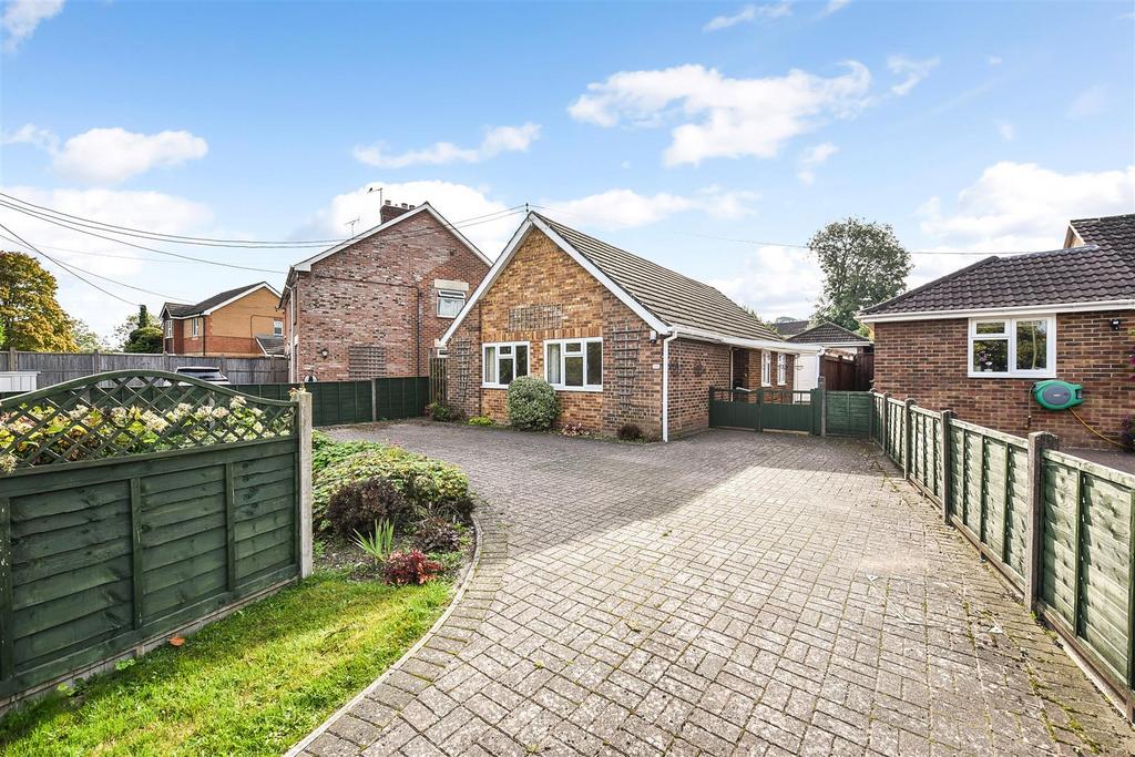 London Road, Andover 2 bed detached bungalow £425,000