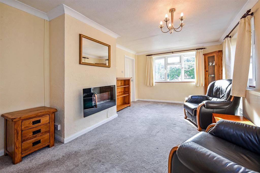 London Road, Andover 2 bed detached bungalow £425,000