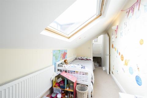 120 Durham Road, London, SW20 0DG