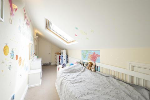 120 Durham Road, London, SW20 0DG