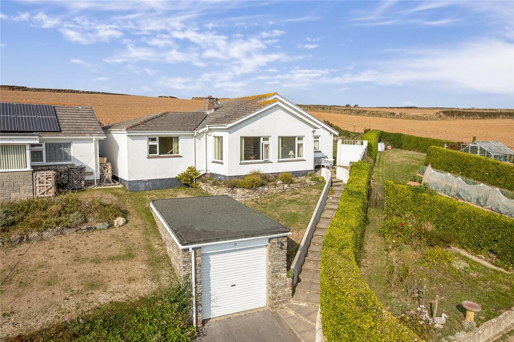 Weymouth Park, Hope Cove, Kingsbridge, Devon, TQ7 3 bed bungalow £650,000