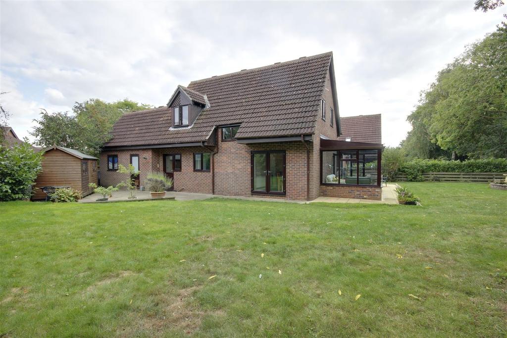 Castle Drive, South Cave 4 bed detached house for sale £485,000