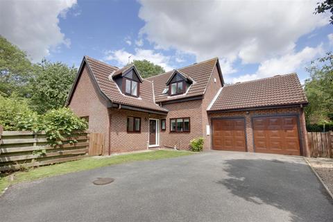 4 bedroom detached house for sale, Castle Drive, South Cave