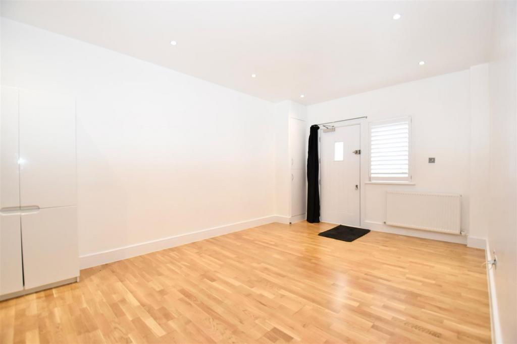 Living area.jpg