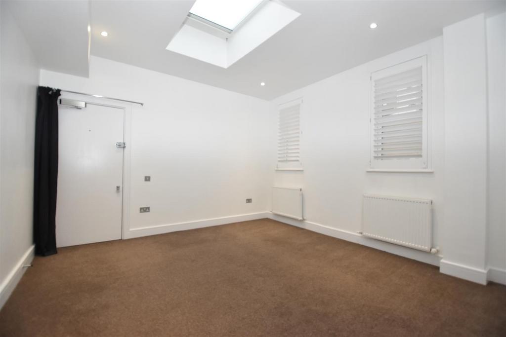 Bedroom 2.jpg