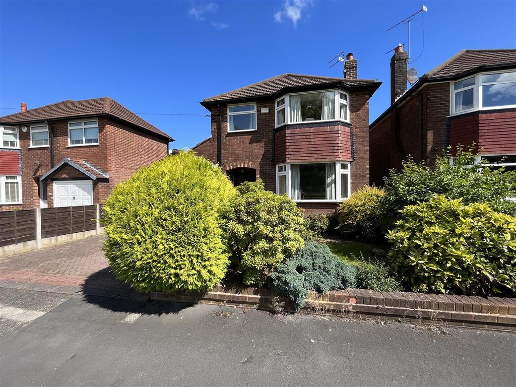 Dalebrook Road, Sale 3 bed detached house for sale £478,000