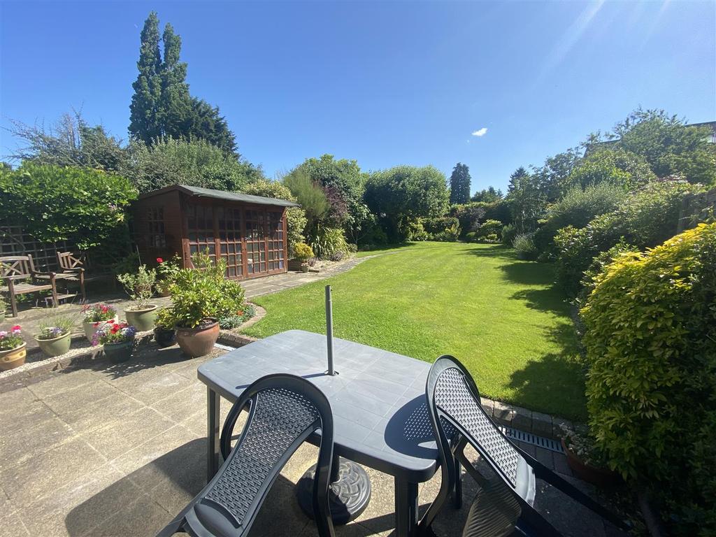 Oliver Road, Shenfield, Brentwood 3 bed semidetached house £730,000