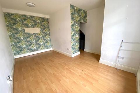 172 Lowergate, Huddersfield, HD3 4EP