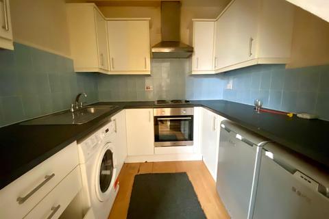 172 Lowergate, Huddersfield, HD3 4EP