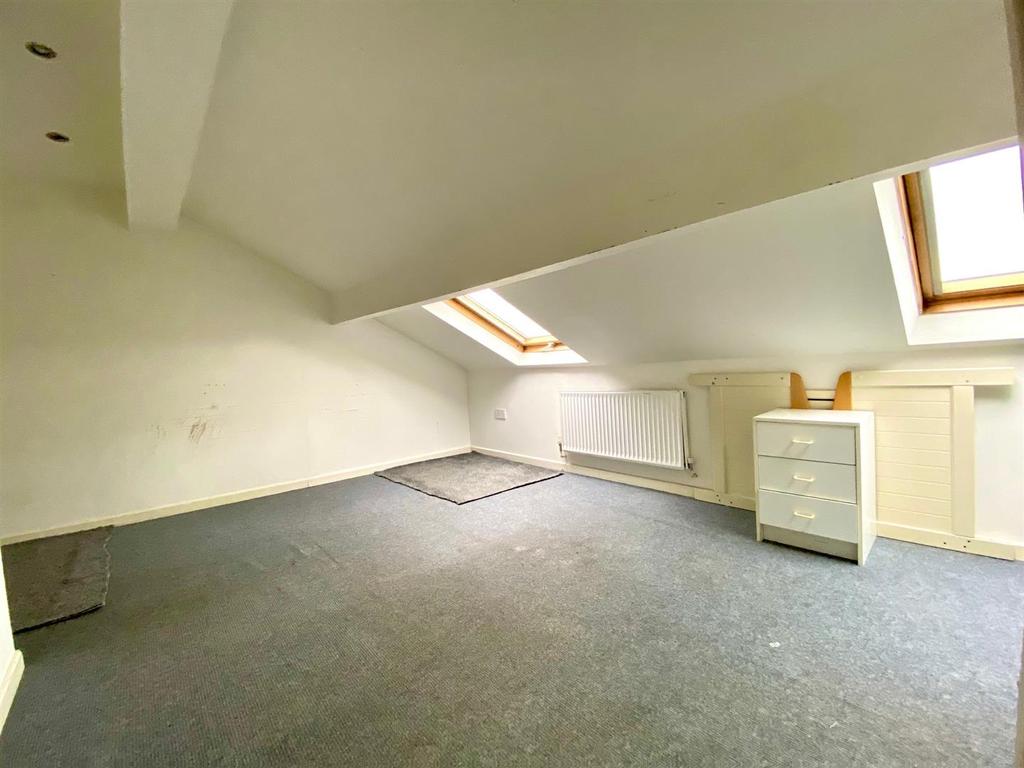 LOFT ROOM.jpg