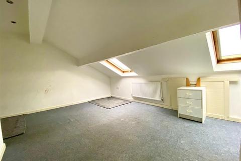 172 Lowergate, Huddersfield, HD3 4EP
